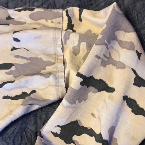 Top - Picture 4 of 6